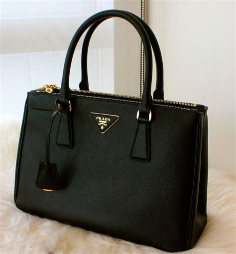 bolsa prada negra|farfetch bolsa de prada.